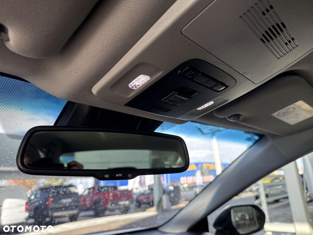 Toyota Camry 2.5 Hybrid Comfort CVT - 26