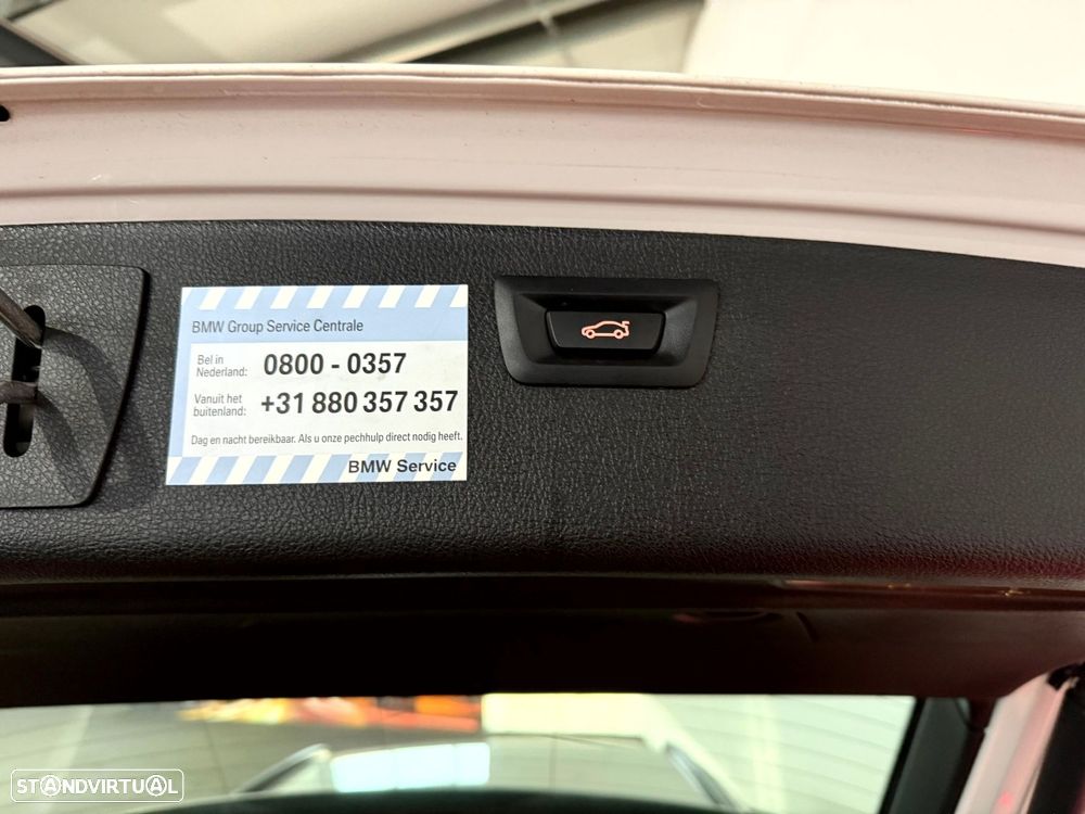 BMW 318 i Pack M Auto - 17