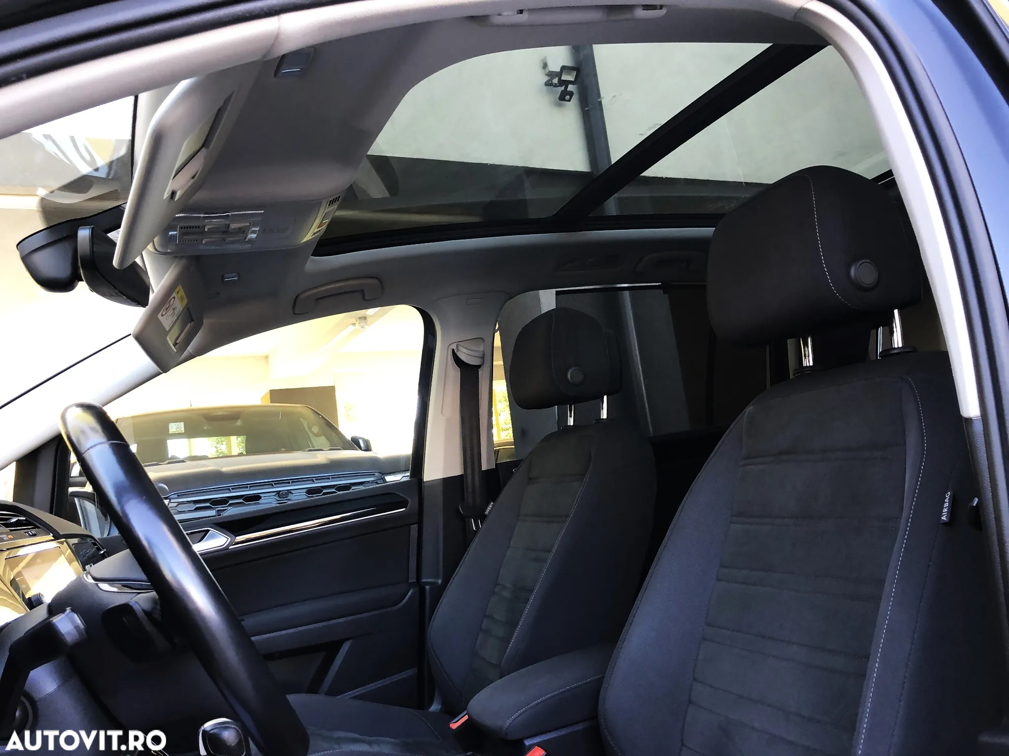 Volkswagen Touran 2.0 TDI DSG Highline - 6