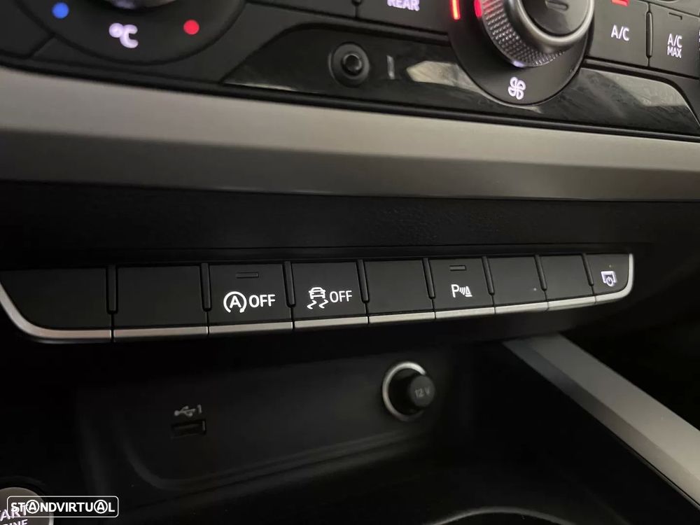 Audi A4 Avant 30 TDI S tronic - 29