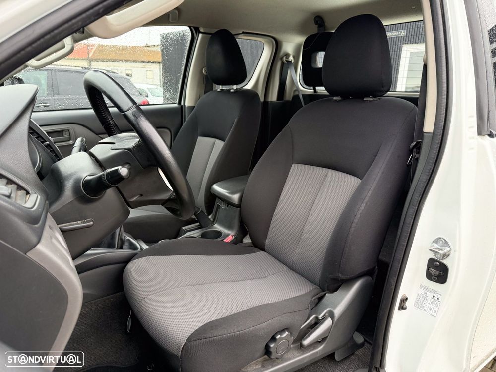 Mitsubishi L200 2.4 DI-D CD Invite 4WD - 13