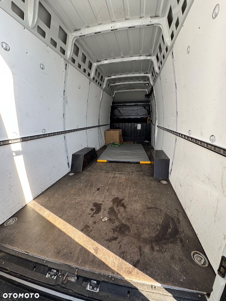 Iveco DAILY 35S18 - 8