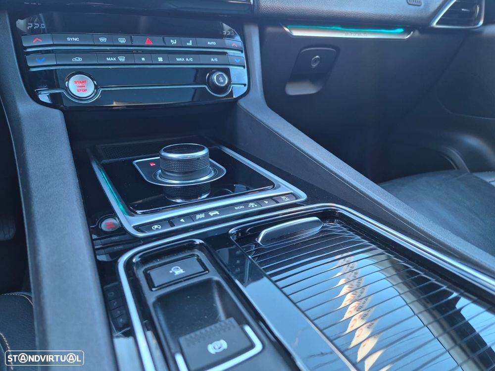 Jaguar F-Pace 2.0 i4D Prestige Aut. - 19