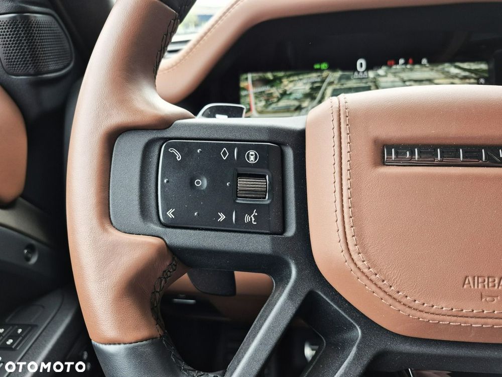 Land Rover Defender 110 P635 OCTA - 31