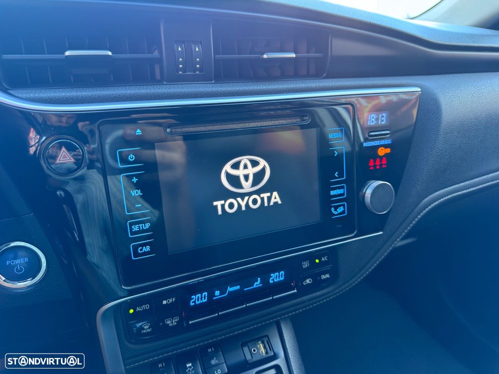 Toyota Auris Touring Sports 1.8 HSD Exclusive +Sky+Navi - 21