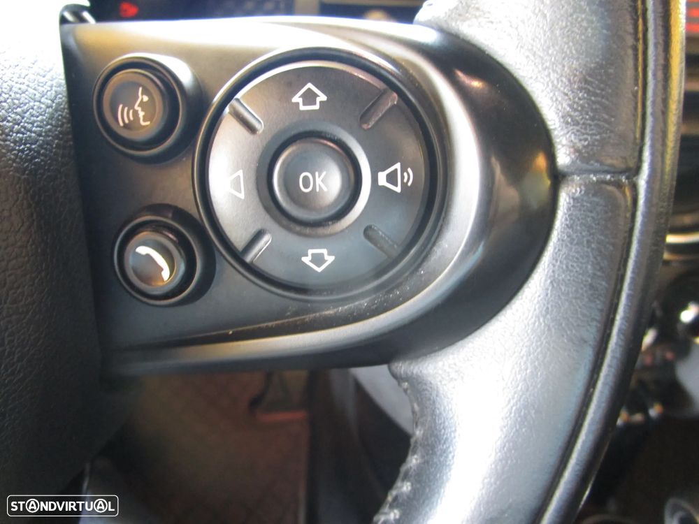 MINI 5 Portas Cooper SD Sport Aut. Seven - 17