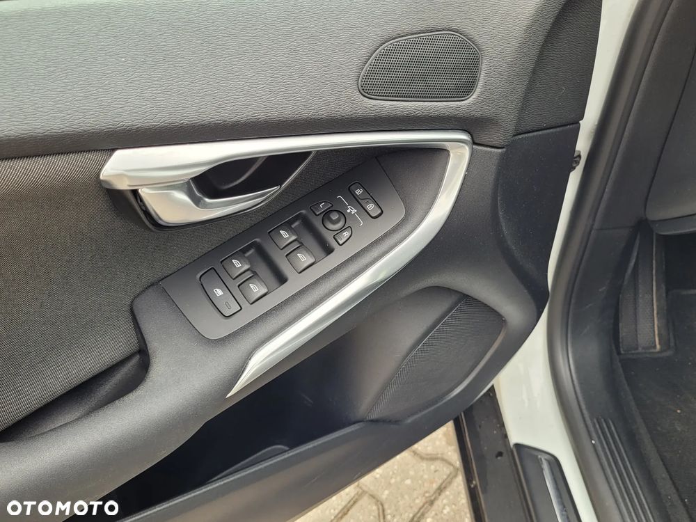 Volvo V40 Cross Country D2 Momentum - 32