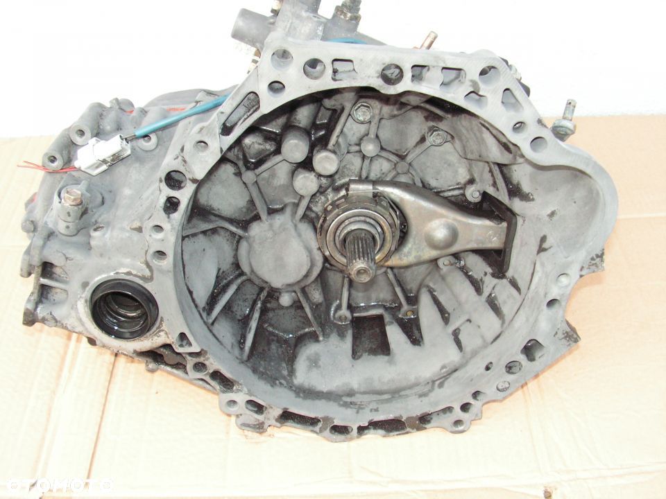 AVENSIS T22 1,8 VVT-I LIFT SKRZYNIA BIEGÓW IDEALNA - 1