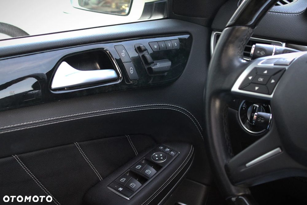 Mercedes-Benz GL 500 4-Matic - 39