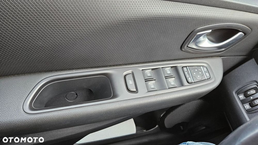 Renault Clio (Energy) TCe 90 Start & Stop INTENS - 18