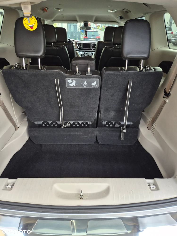 Chrysler Pacifica - 17