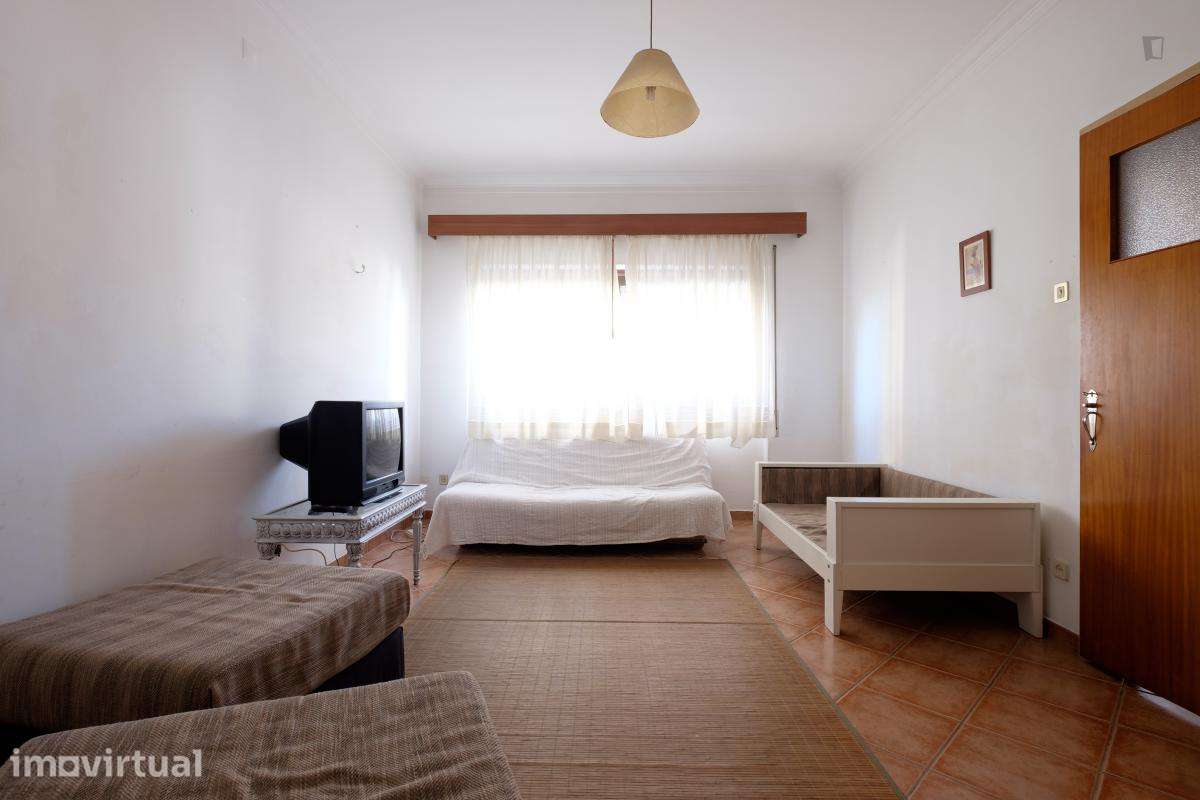 Quarto - localizado em Arregaça Coimbra - Grande imagem: 5/16