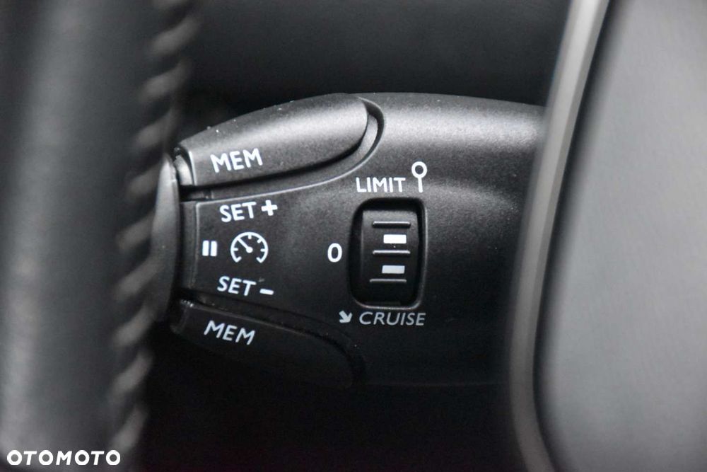 Peugeot 2008 BlueHDi 100 STOP & START Active - 19