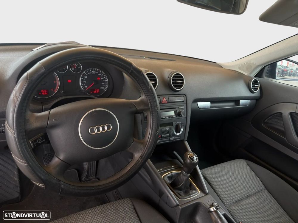 Audi A3 2.0 TDI Ambiente - 10