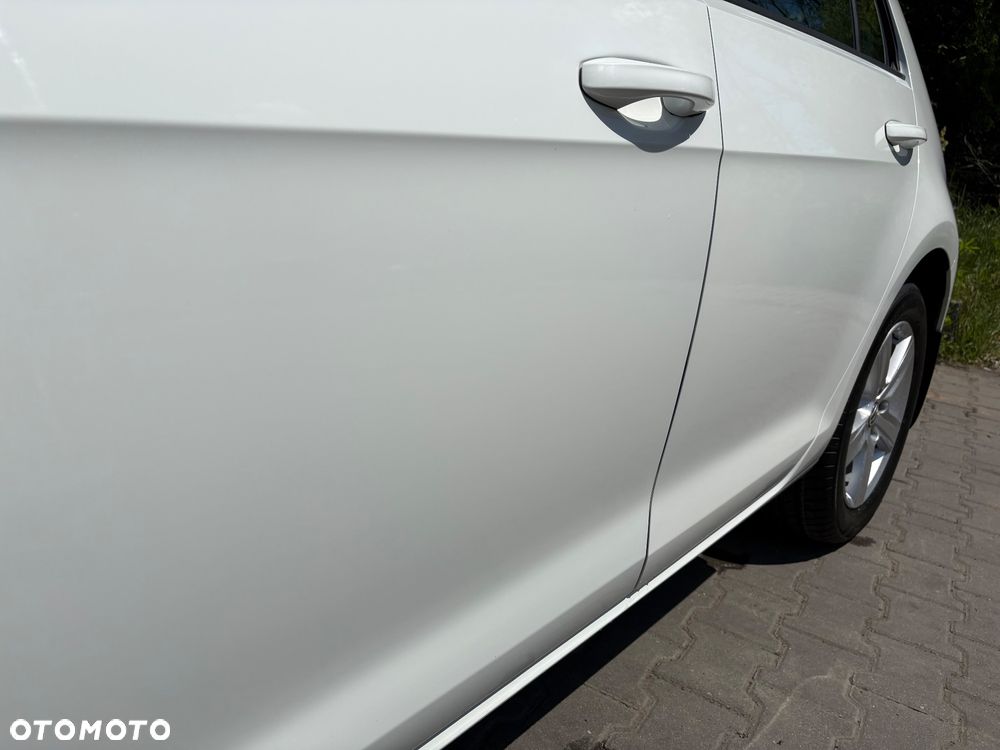 Volkswagen Golf - 22