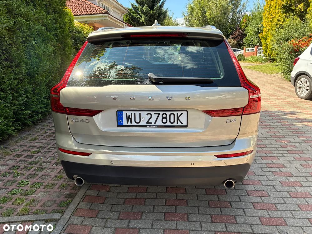 Volvo XC 60 D4 Momentum - 4