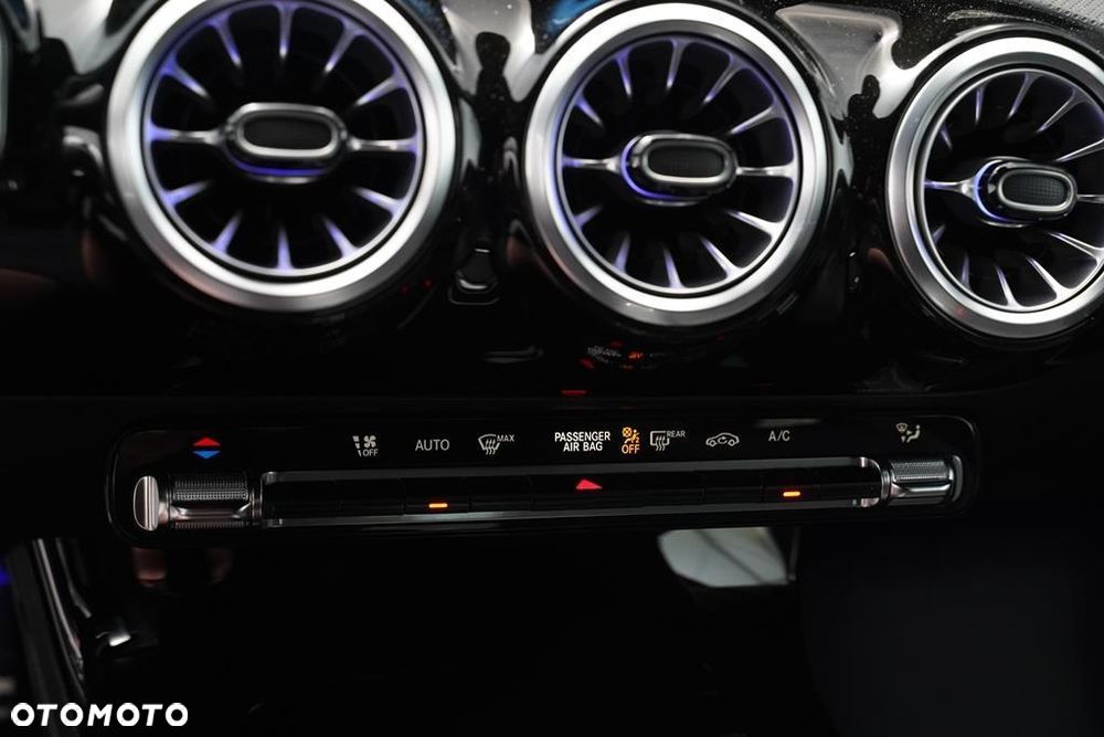 Mercedes-Benz Klasa A 200 7G-DCT AMG Line - 18