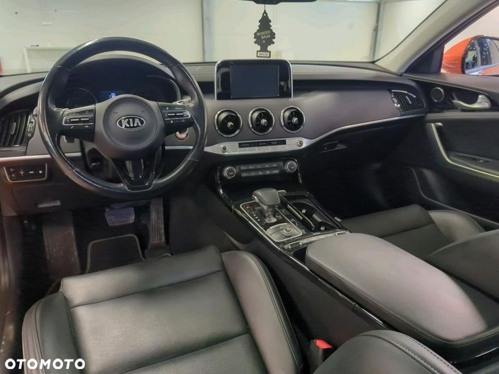 Kia Stinger - 8