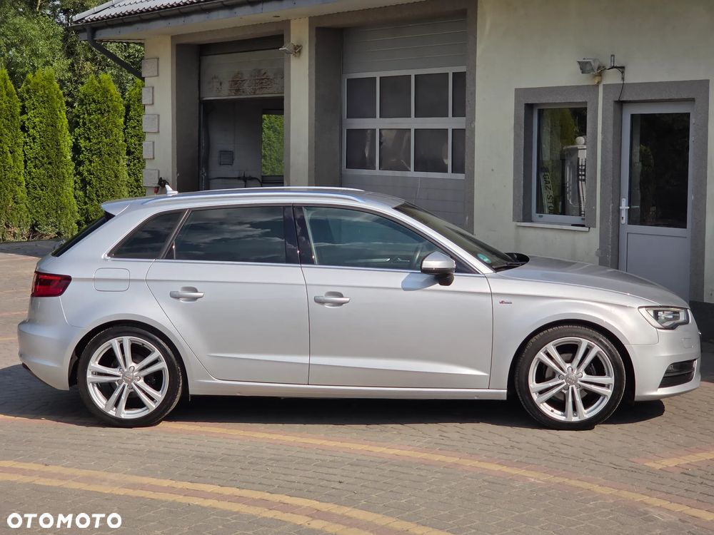 Audi A3 Sportback 1.4 TFSI S line Sportpaket - 17