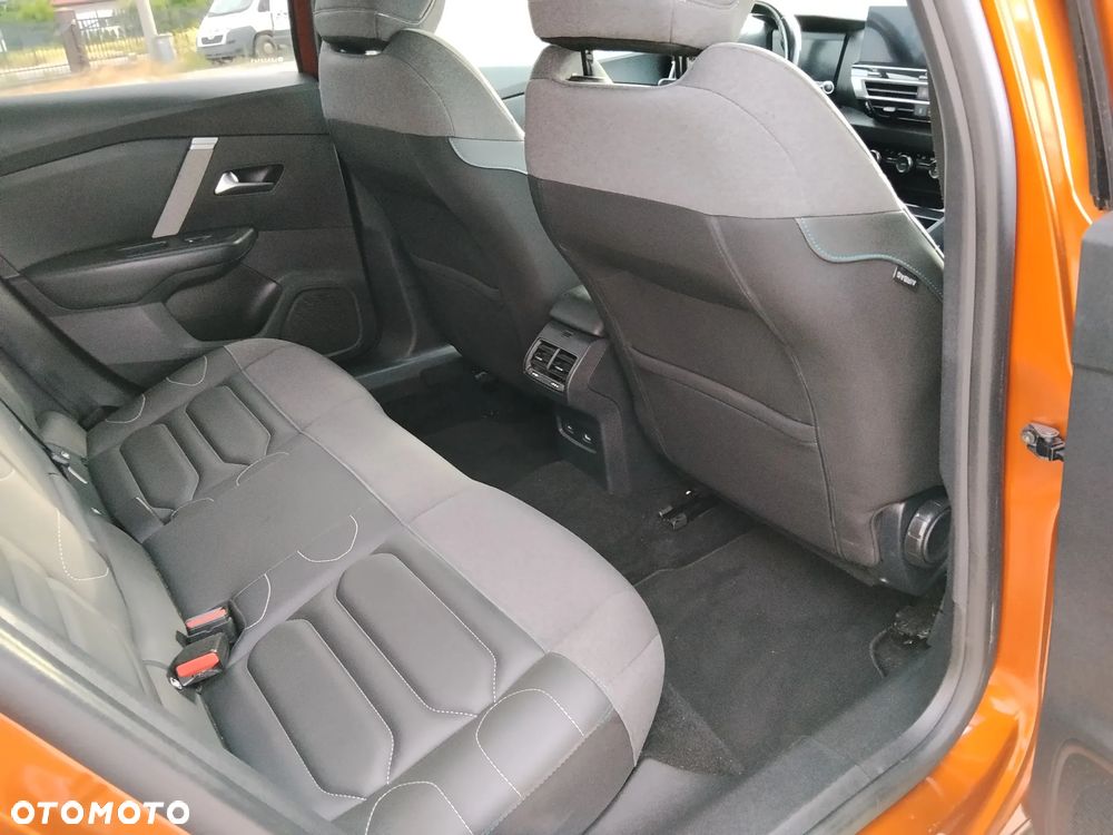 Citroën C4 BlueHDi 130 Stop&Start EAT8 SHINE - 32