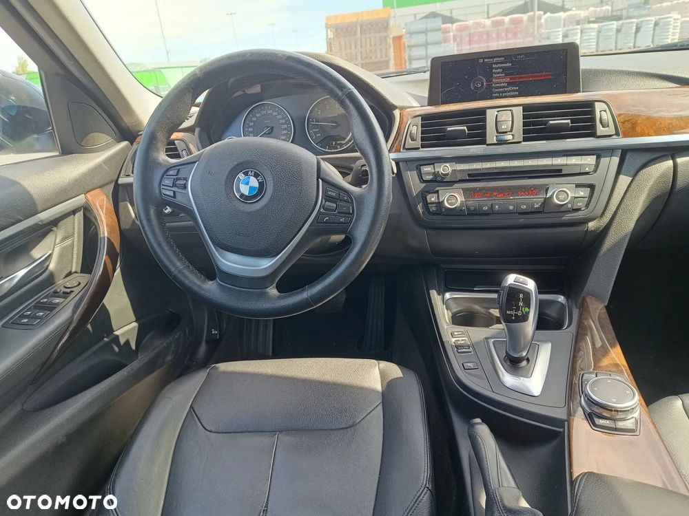 BMW Seria 3 328i xDrive - 14