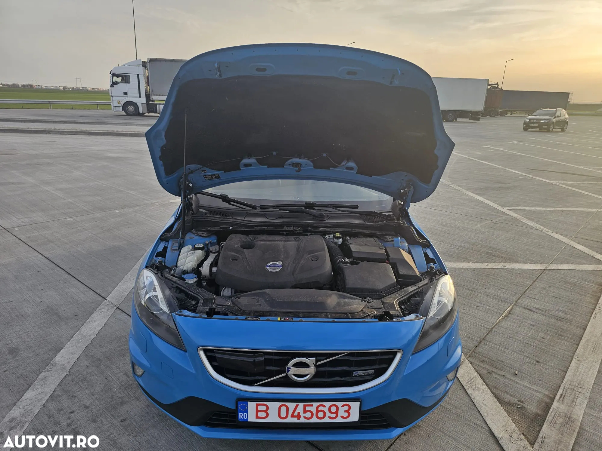 Volvo V40 D4 VEA R-Design - 22