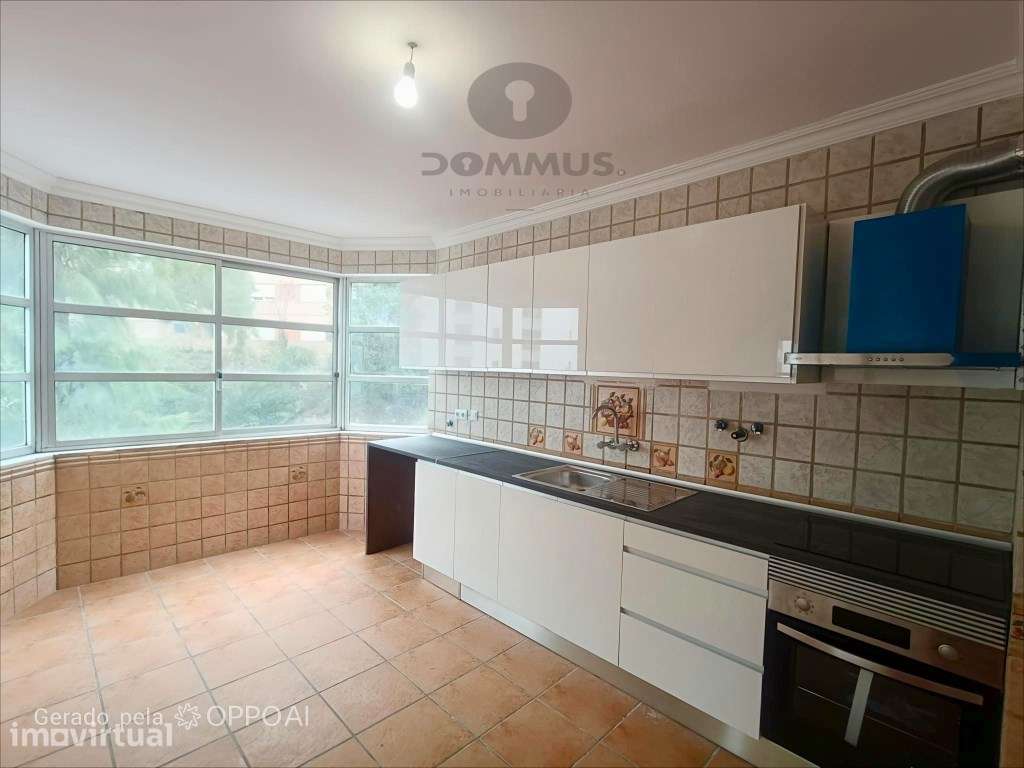 Apartamento T3 com Arrecadação na Tapada das Mercês - Grande imagem: 2/28