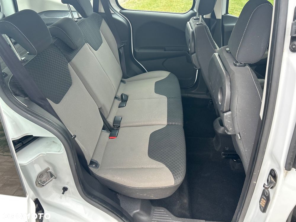Ford Tourneo Courier 1.5 TDCi Titanium - 11