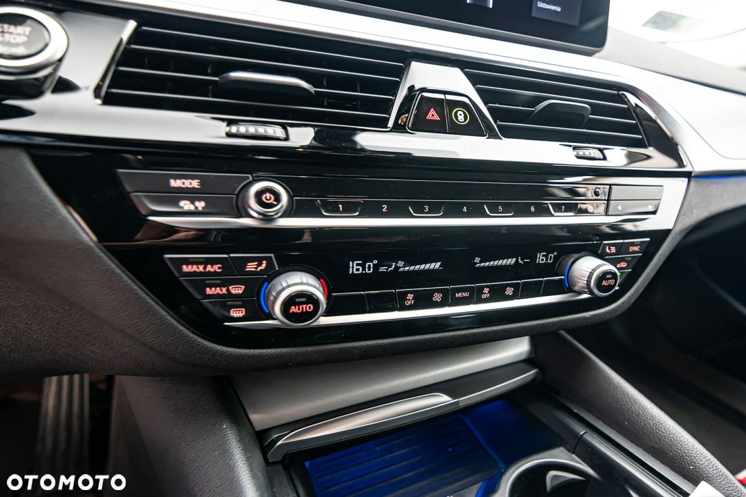 BMW Seria 5 518d - 21