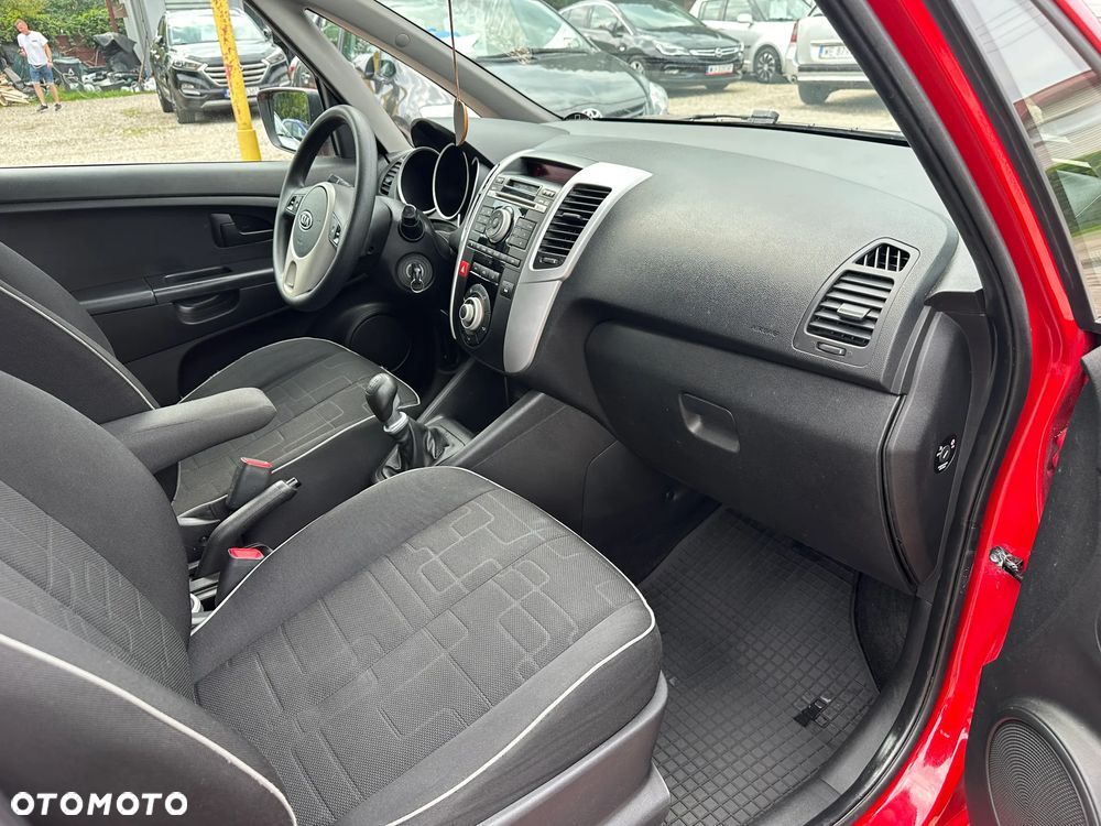 Kia Venga - 22