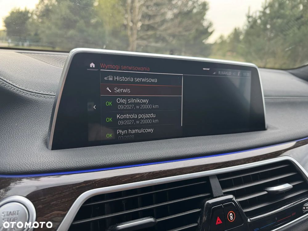 BMW Seria 7 750i xDrive - 8