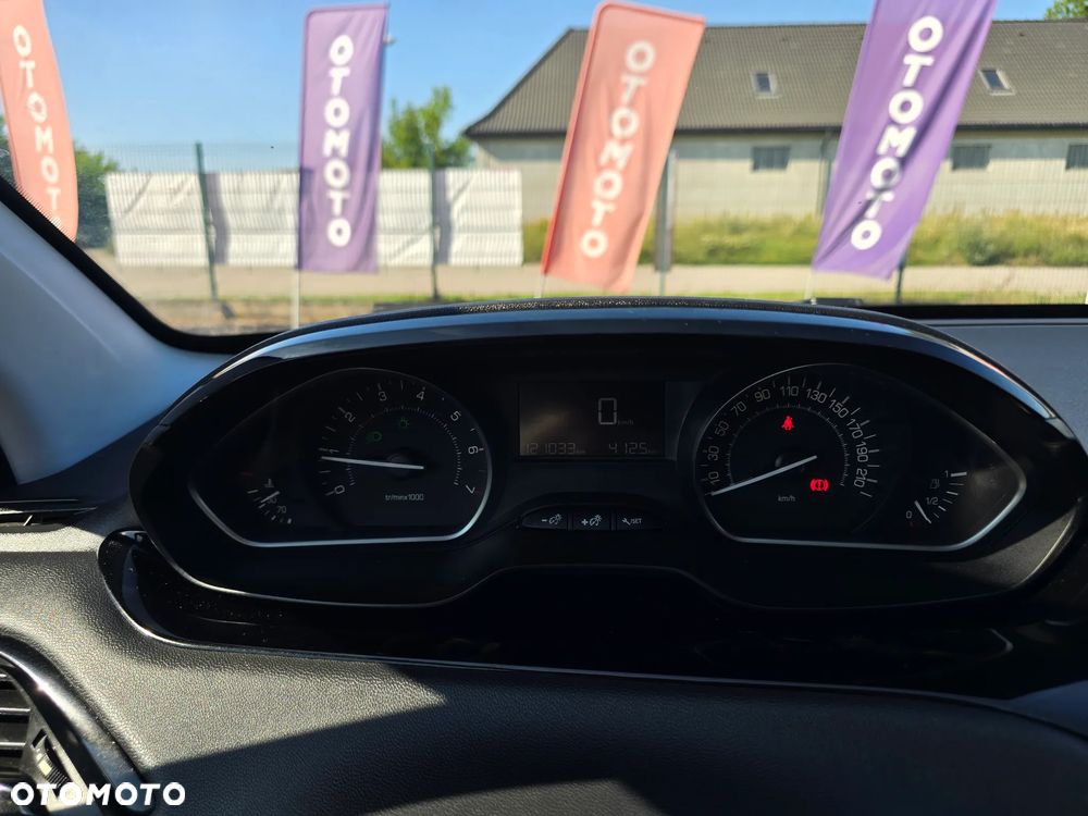 Peugeot 208 1.2 PureTech Style - 22