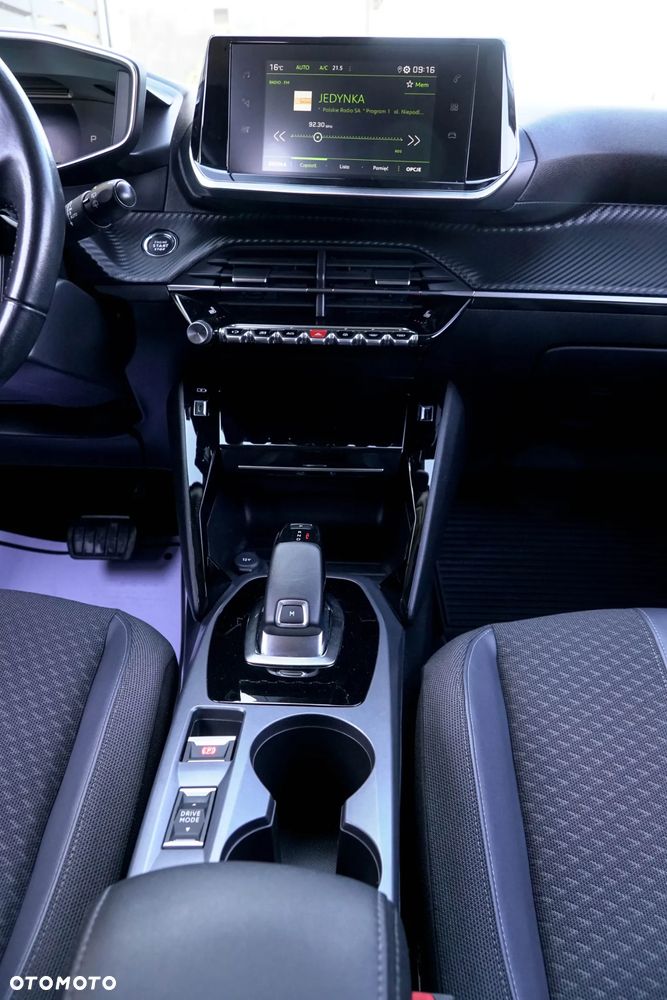 Peugeot 2008 BlueHDi 130 EAT8 Allure Pack - 26