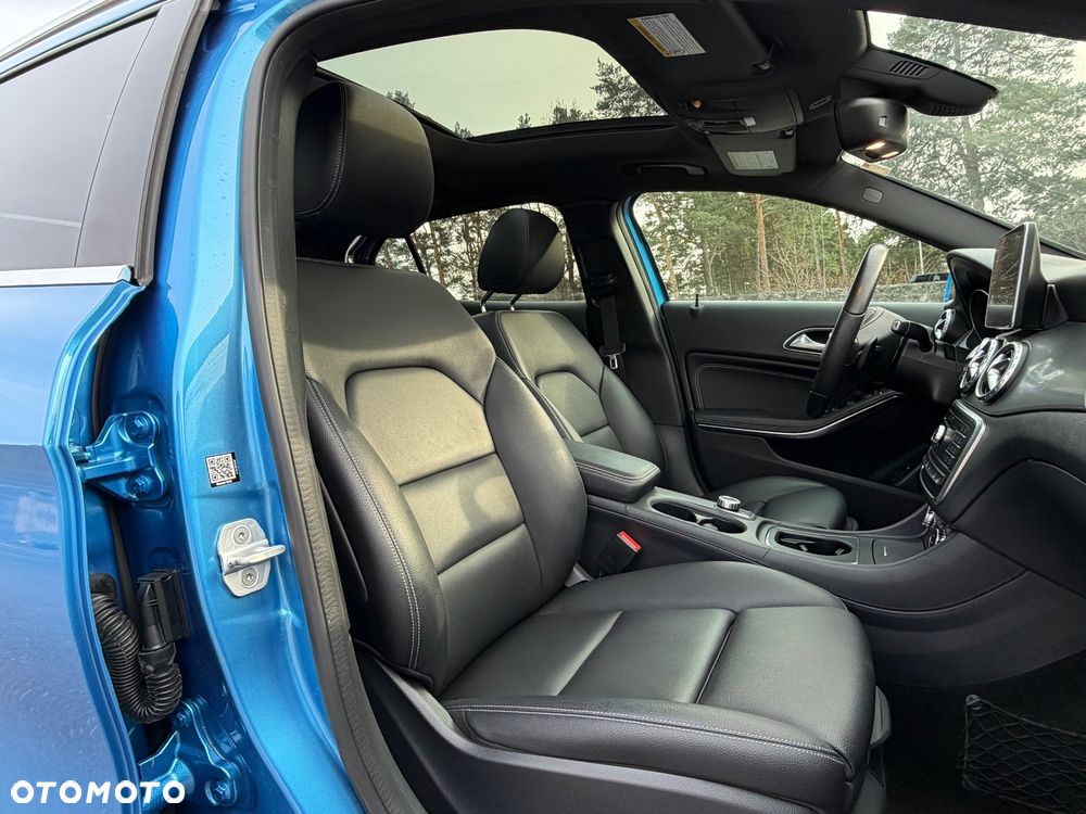 Mercedes-Benz GLA 250 7G-DCT AMG Line - 17