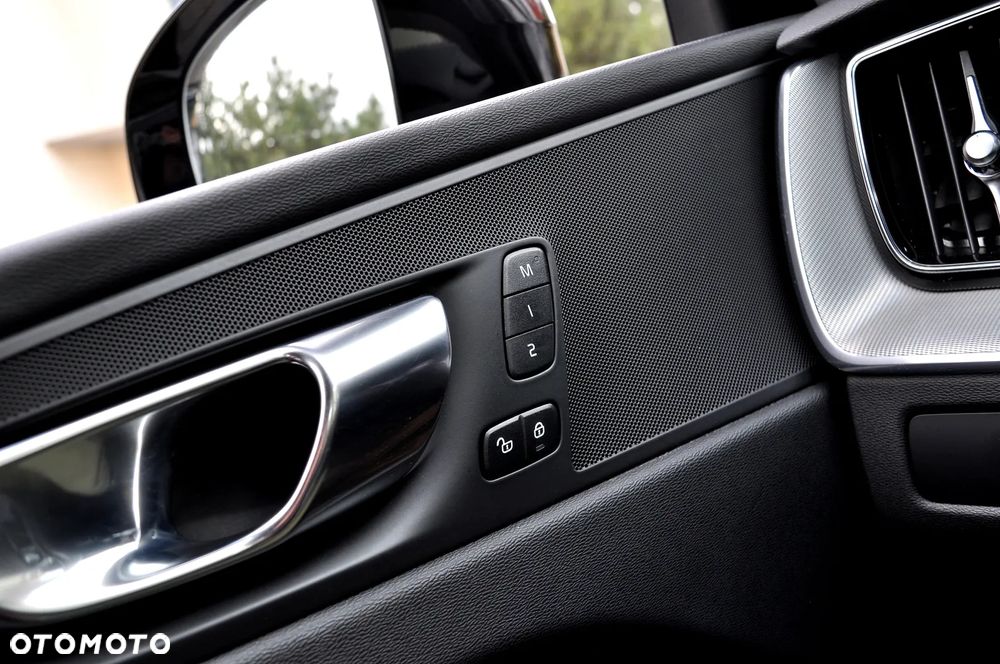 Volvo XC 60 B4 D Geartronic RDesign - 18