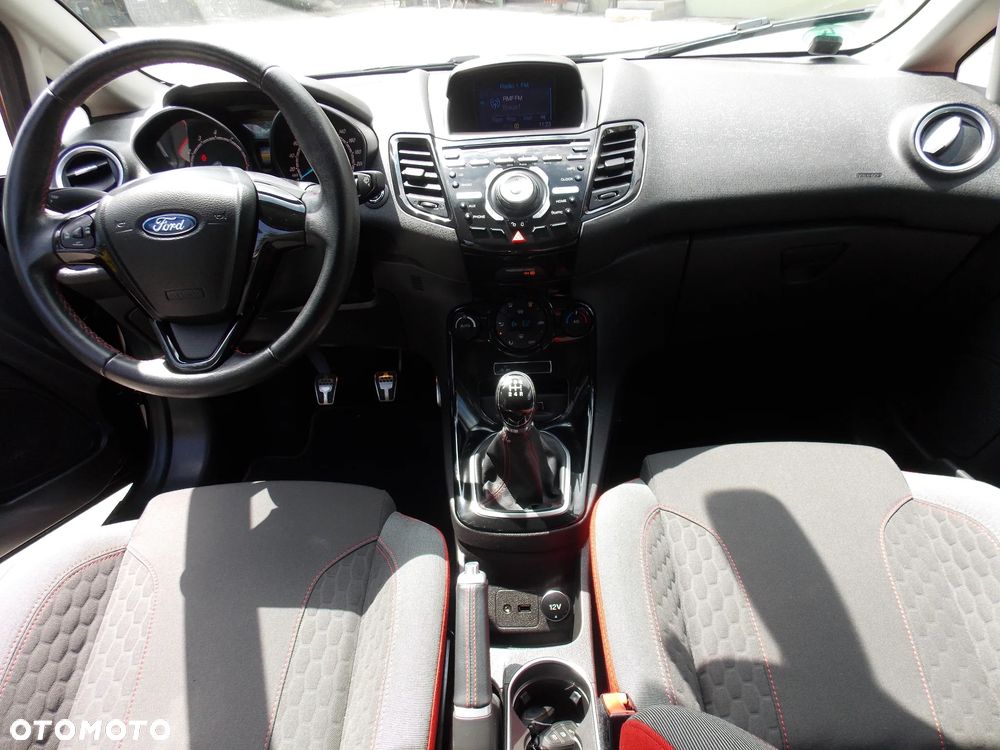 Ford Fiesta 1.0 EcoBoost STart-Stop ST-LINE - 25