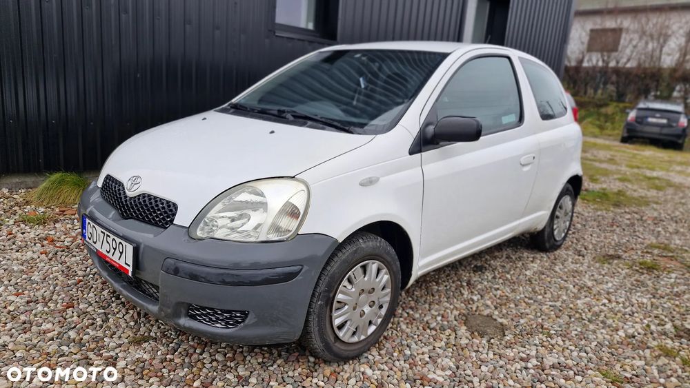 Toyota Yaris 1.0 Base - 1