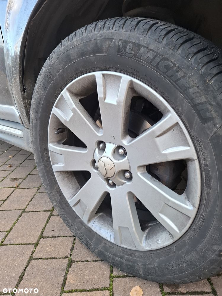 Mitsubishi Outlander - 7