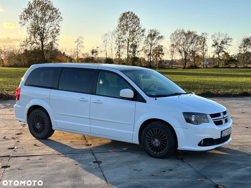 Dodge Grand Caravan - 8