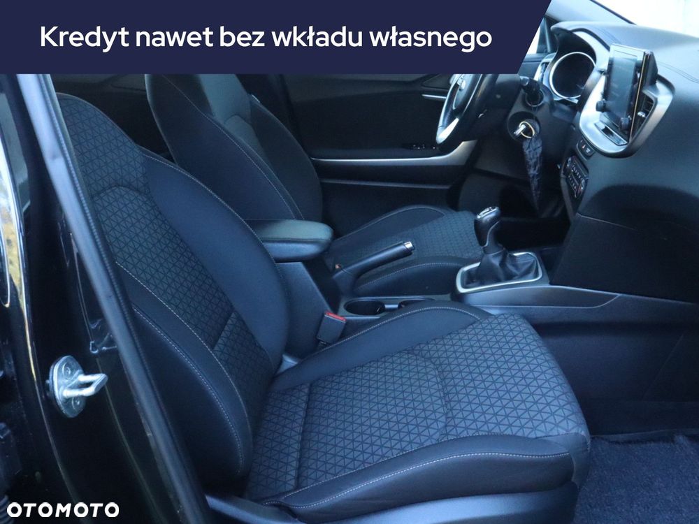 Kia Ceed - 11
