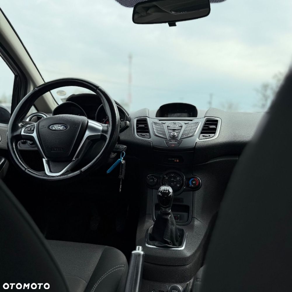 Ford Fiesta - 23