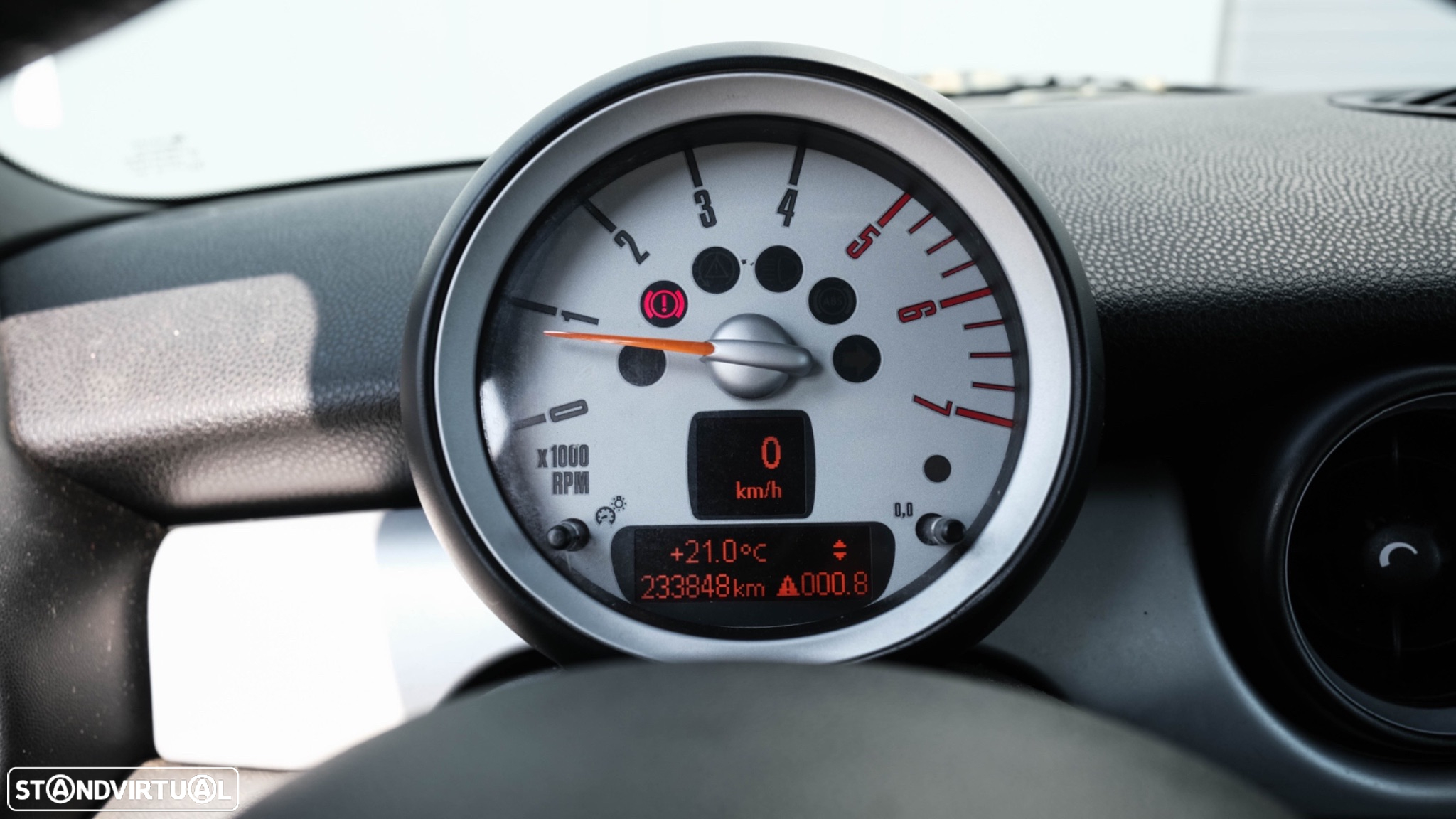 MINI 3 Portas Cooper D - 16