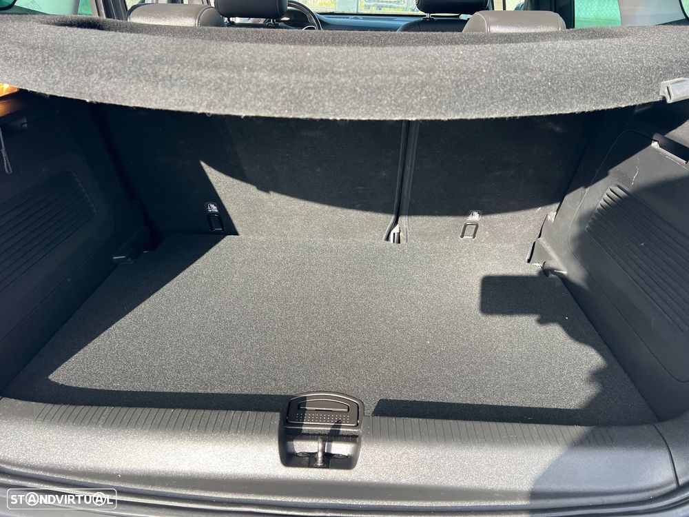 Opel Crossland X 1.2 T Innovation J17 - 11
