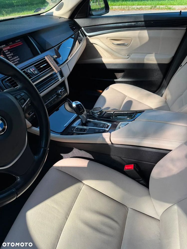 BMW Seria 5 520d xDrive - 18