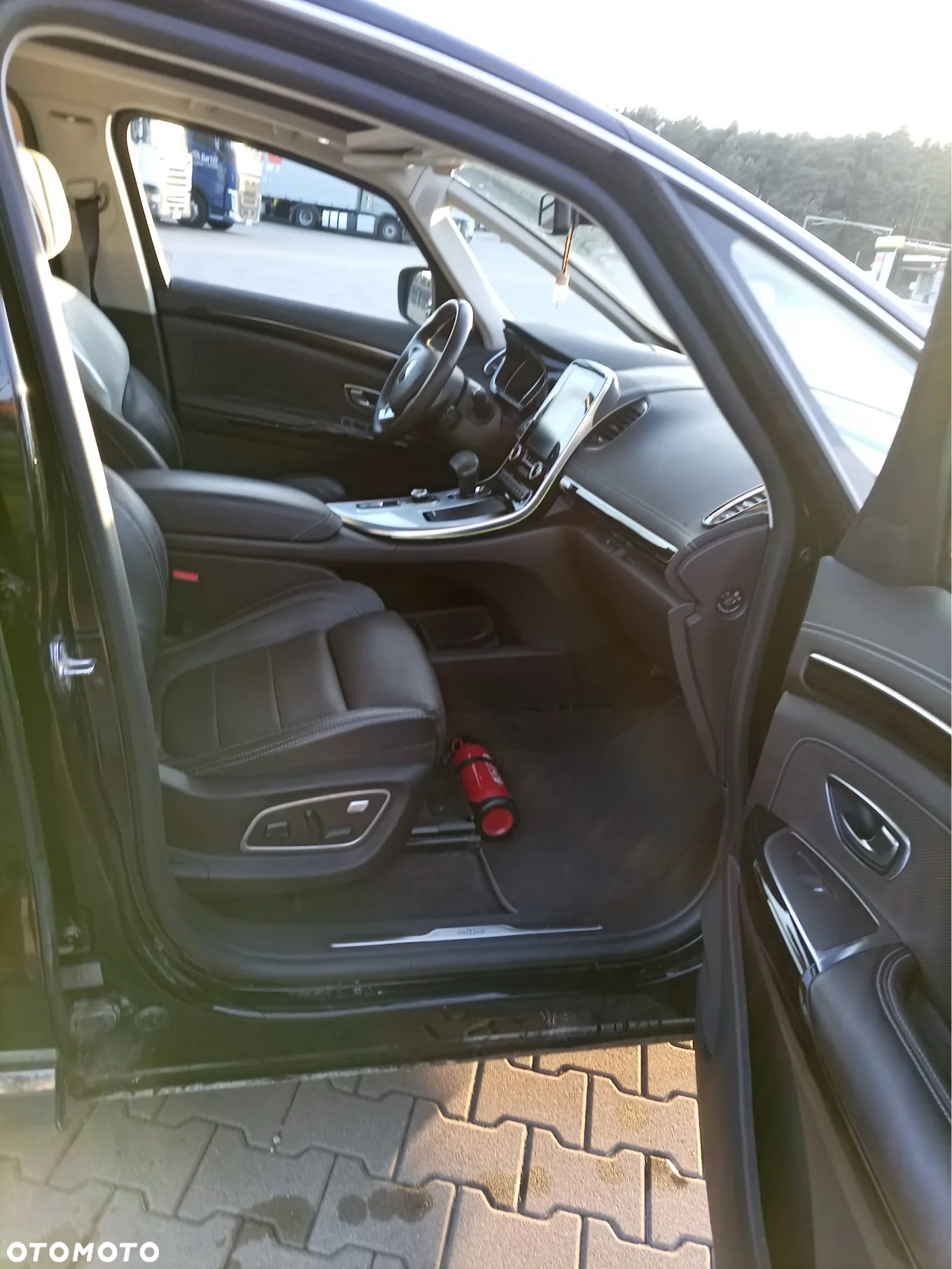 Renault Espace 1.6 dCi Energy Initiale Paris EDC - 17