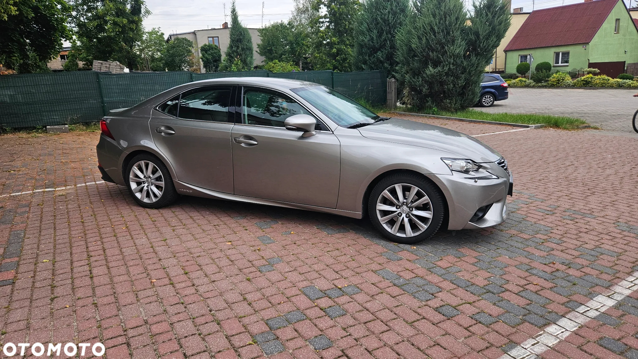 Lexus IS 300h - 3