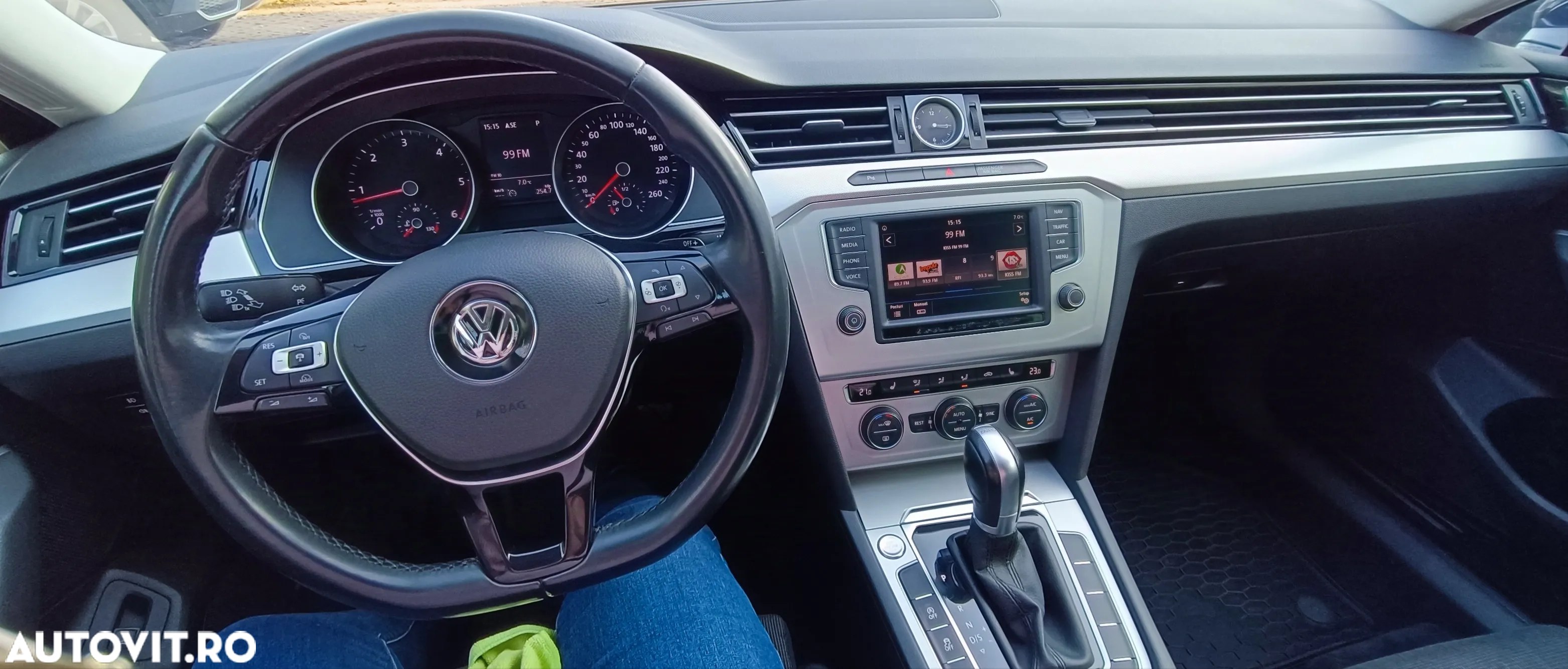 Volkswagen Passat Variant 2.0 TDI DSG 4Motion Highline - 3