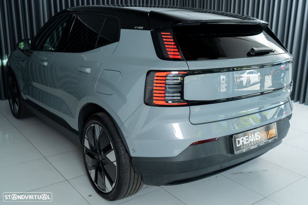 Volvo EX 30 Twin Motor Performance AWD Ultra — fotografia 19