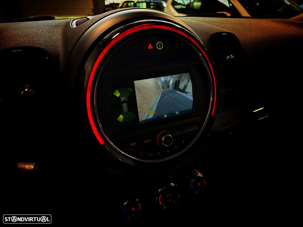 MINI Countryman Cooper D ALL4 Auto - 29