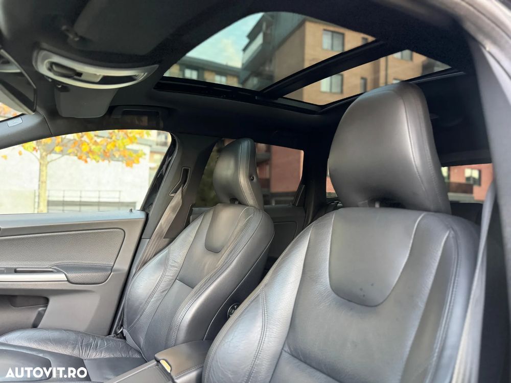Volvo XC 60 D5 AWD Aut. Summum - 8